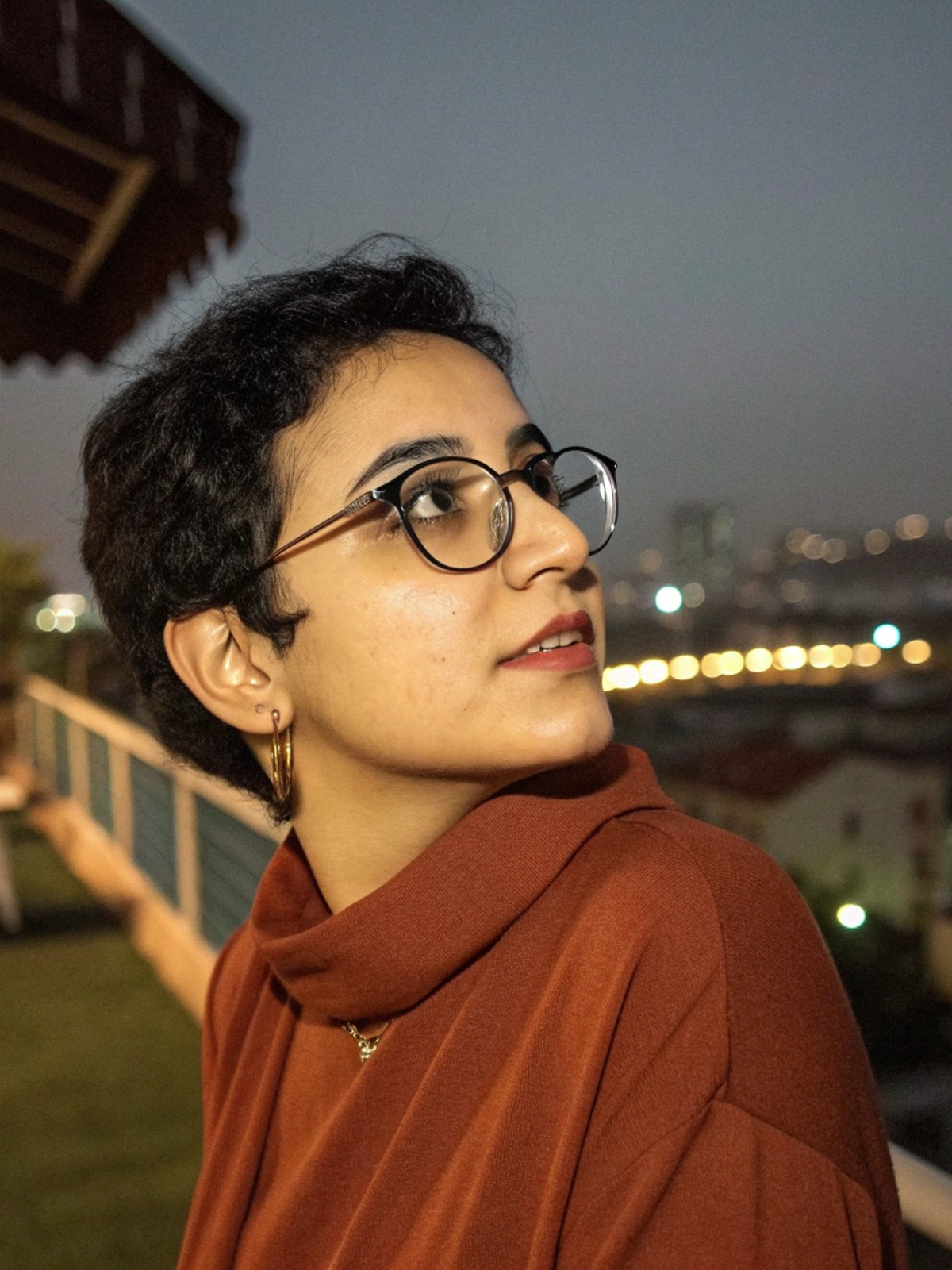 صورة منى 21 سنة الجزائر - تعارف جاد عبر واتساب